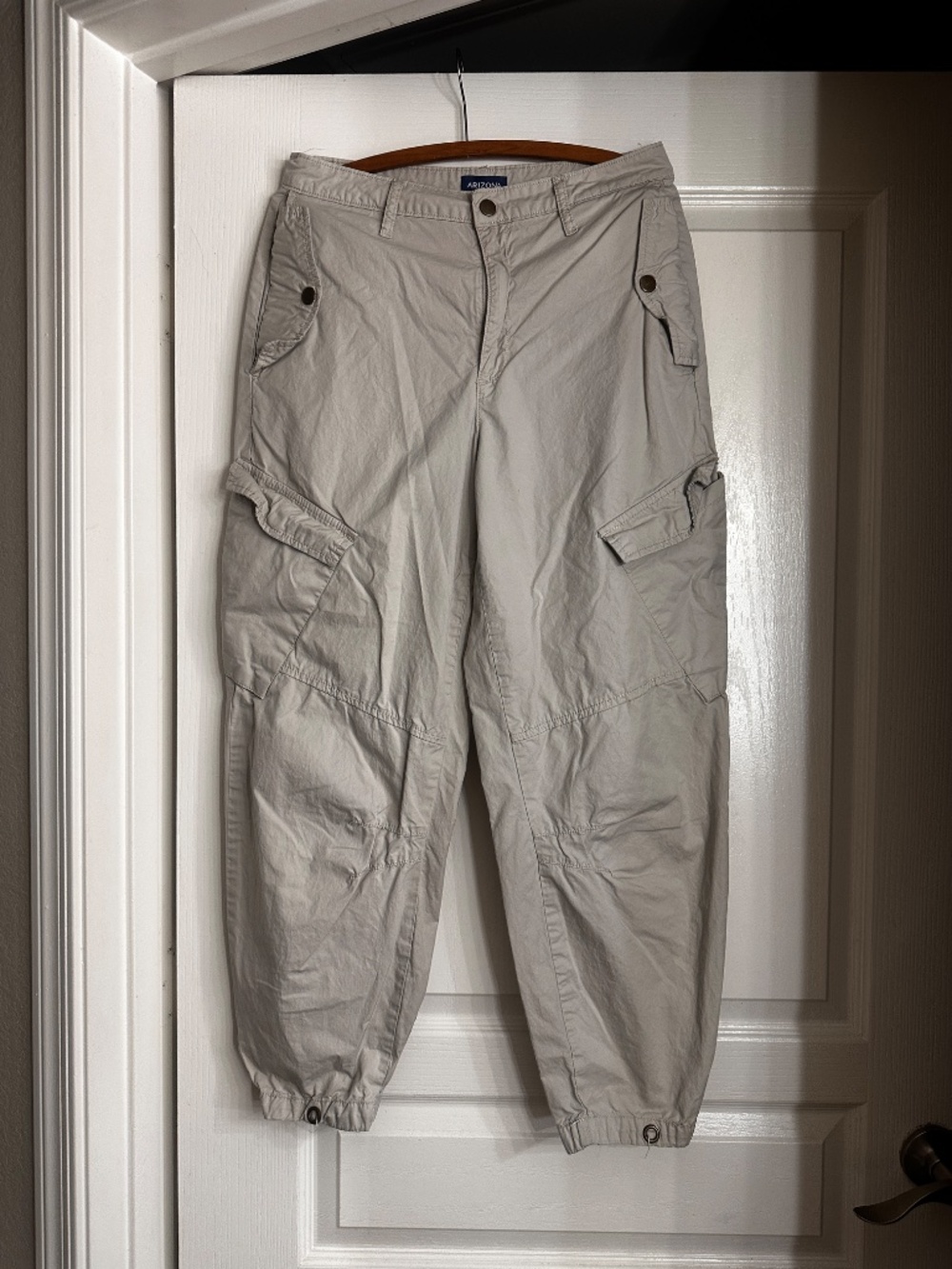 Arizona white cargo pants